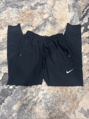 Nike Men’s Lightweight Joggers